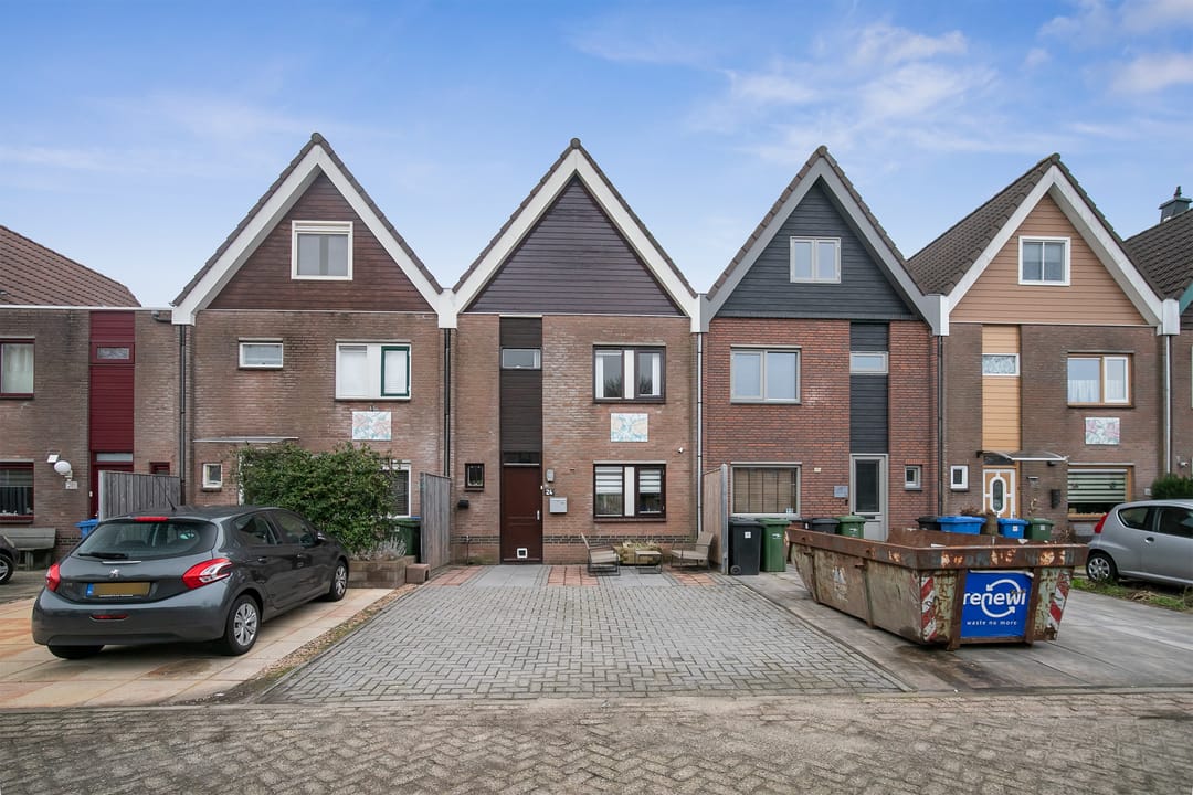 Foto 1 van Ranonkel 24