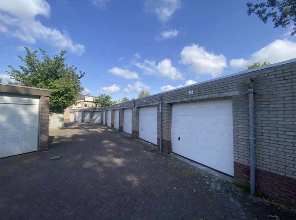 View photo 2 of Elsstraat 72-A1