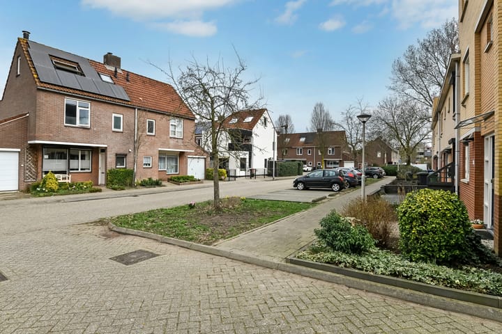 Foto 2 van Woudrichemstraat 141