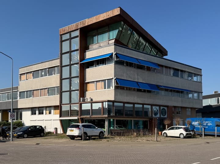 IJsselmeerlaan 2, Weesp