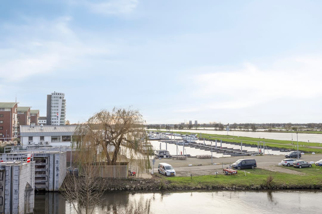 Foto 2 van Looskade 4-B