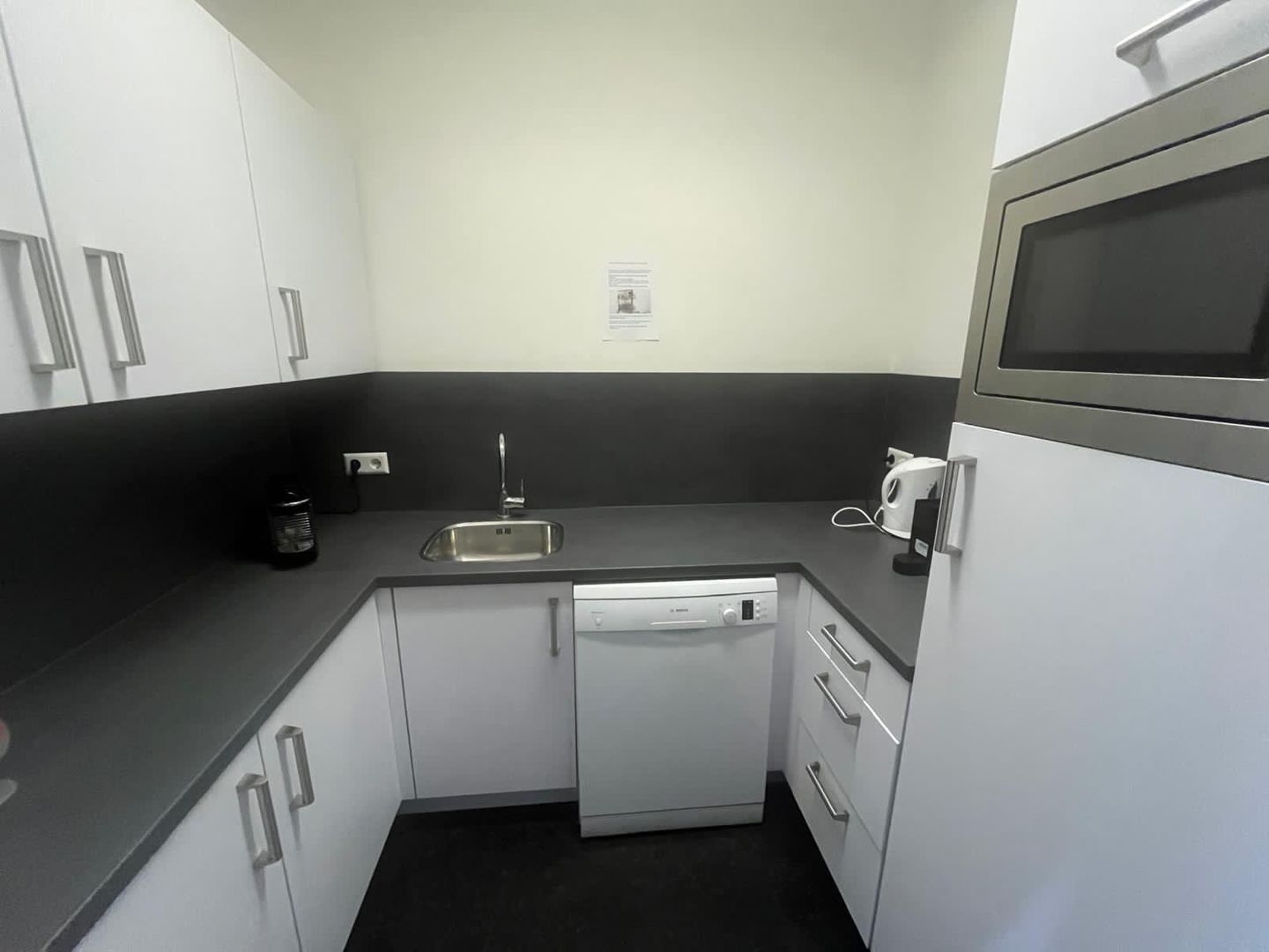 View photo 4 of Amundsenweg 23