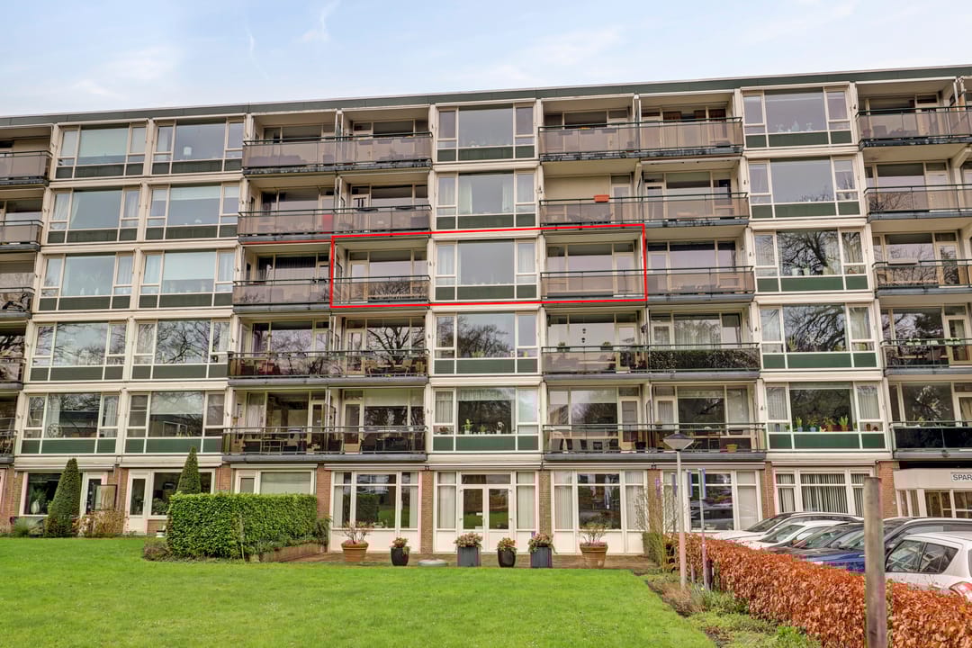 Photo 2 of Stationsweg 92-402