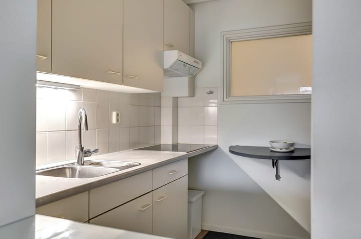 Photo 4 of Stationsweg 92-402