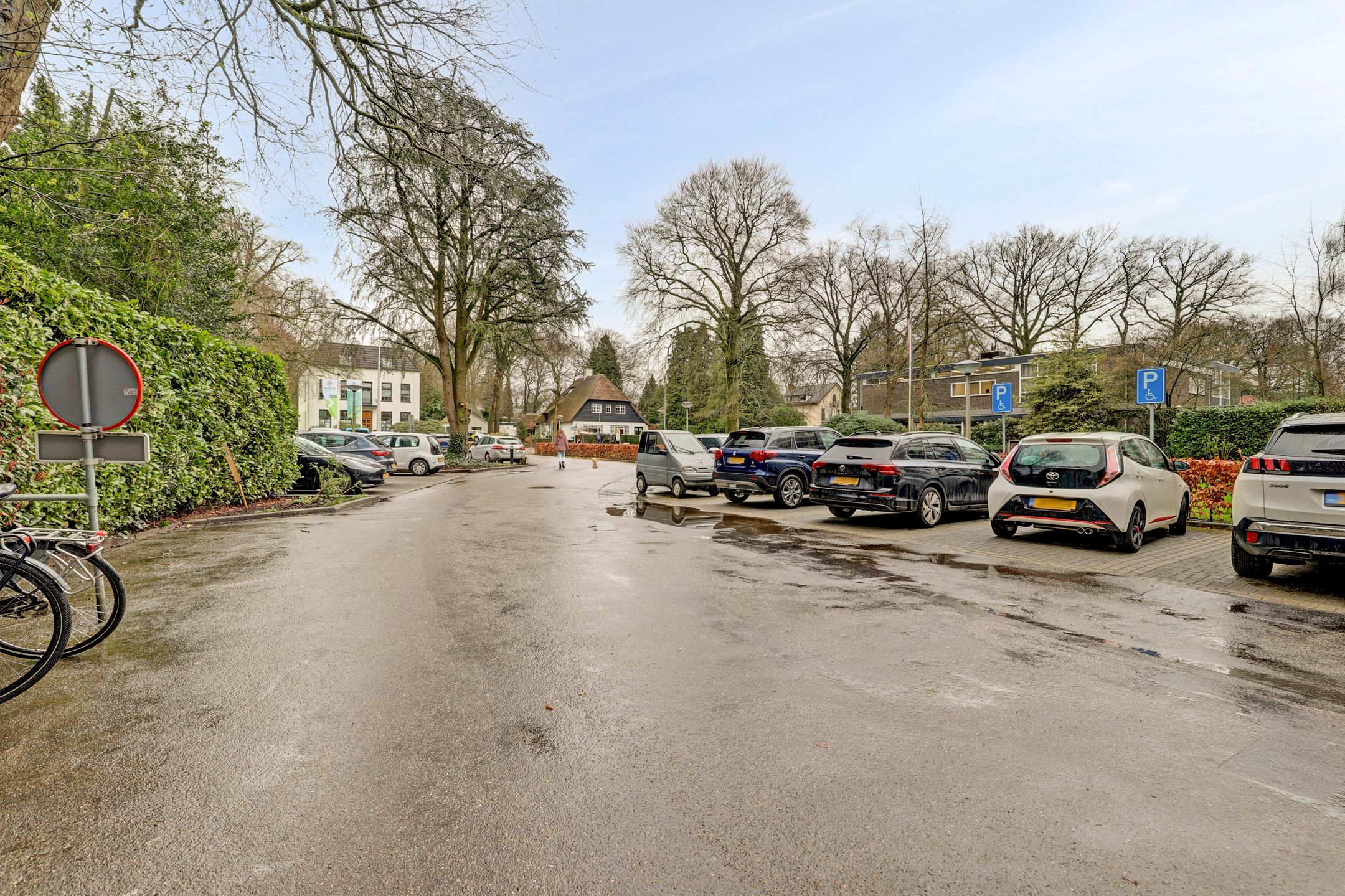 Photo 6 of Stationsweg 92-402