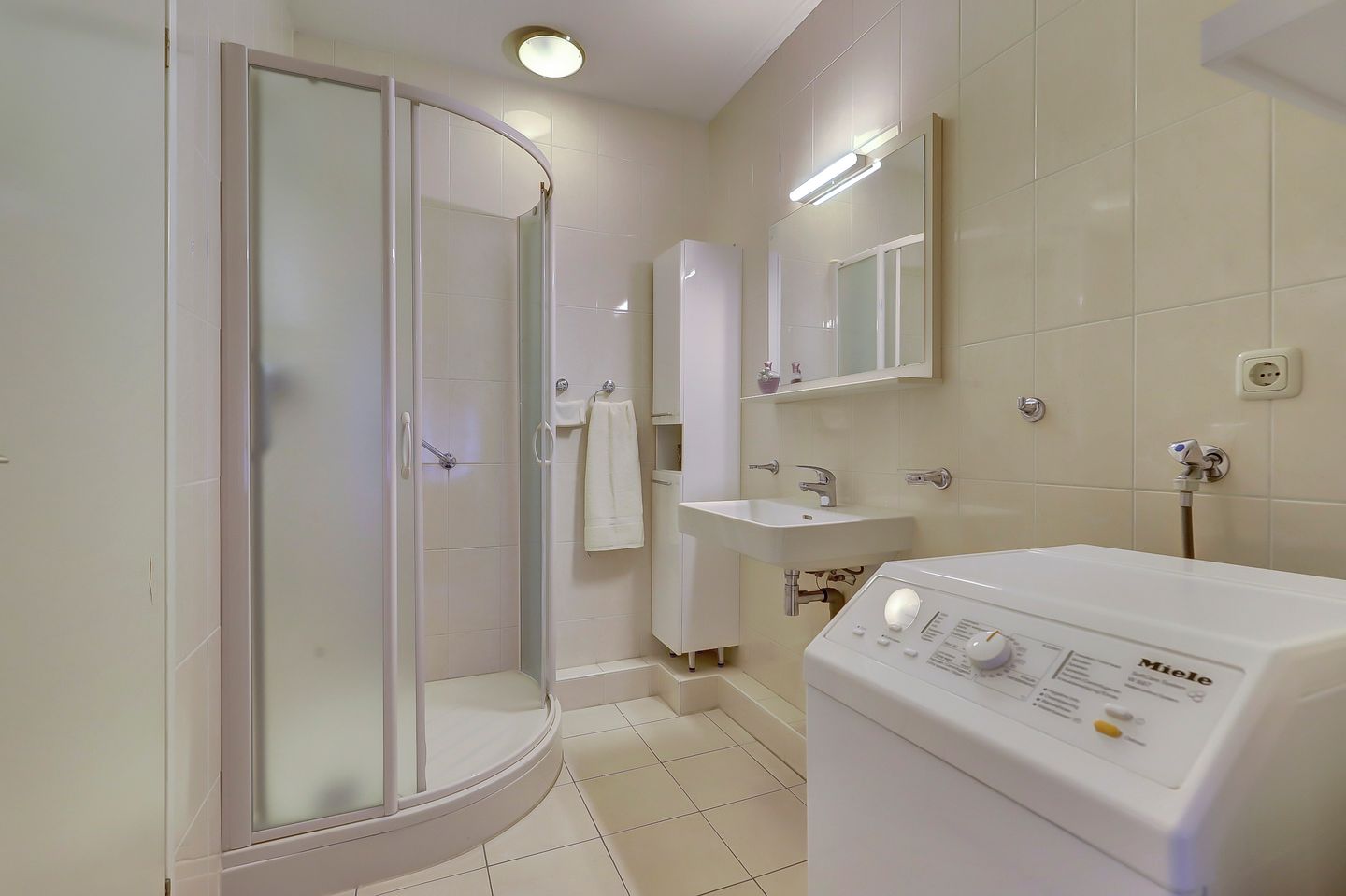 Photo 19 of Stationsweg 92-402