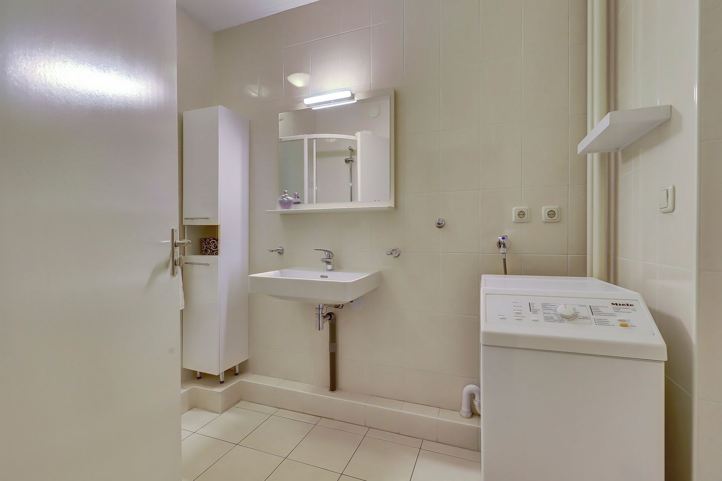 Photo 20 of Stationsweg 92-402