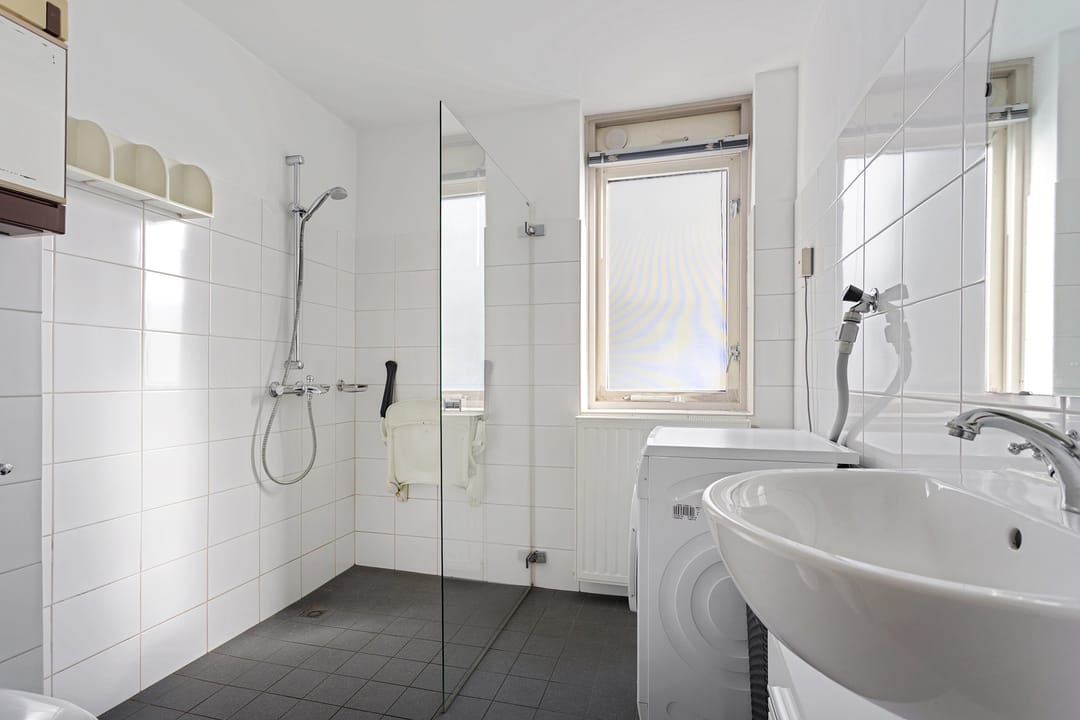 Photo 17 of Prof. Fockema Andreaelaan 388