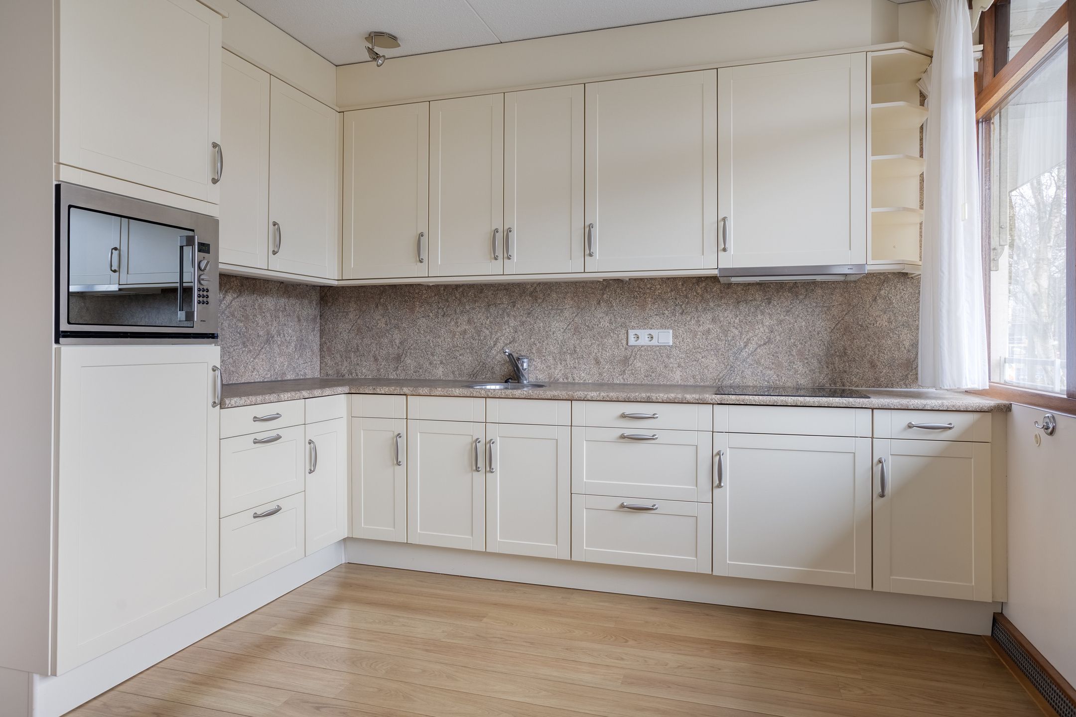 Photo 18 of Holtlaan 1