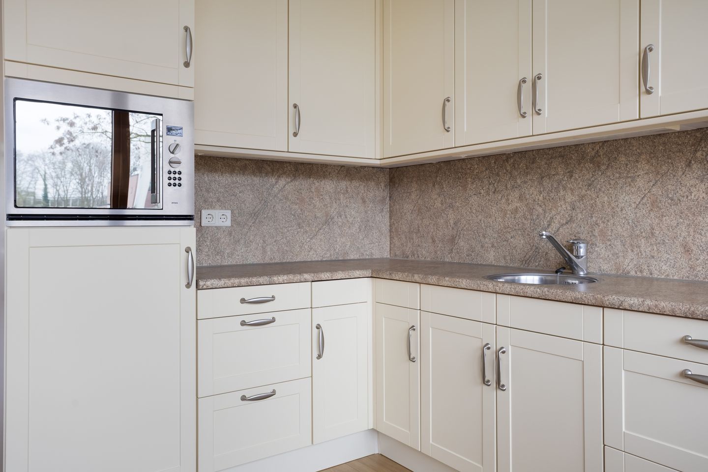 Photo 19 of Holtlaan 1