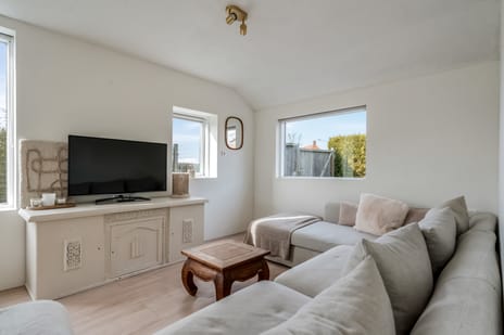 AE-weg 9 tertiary image