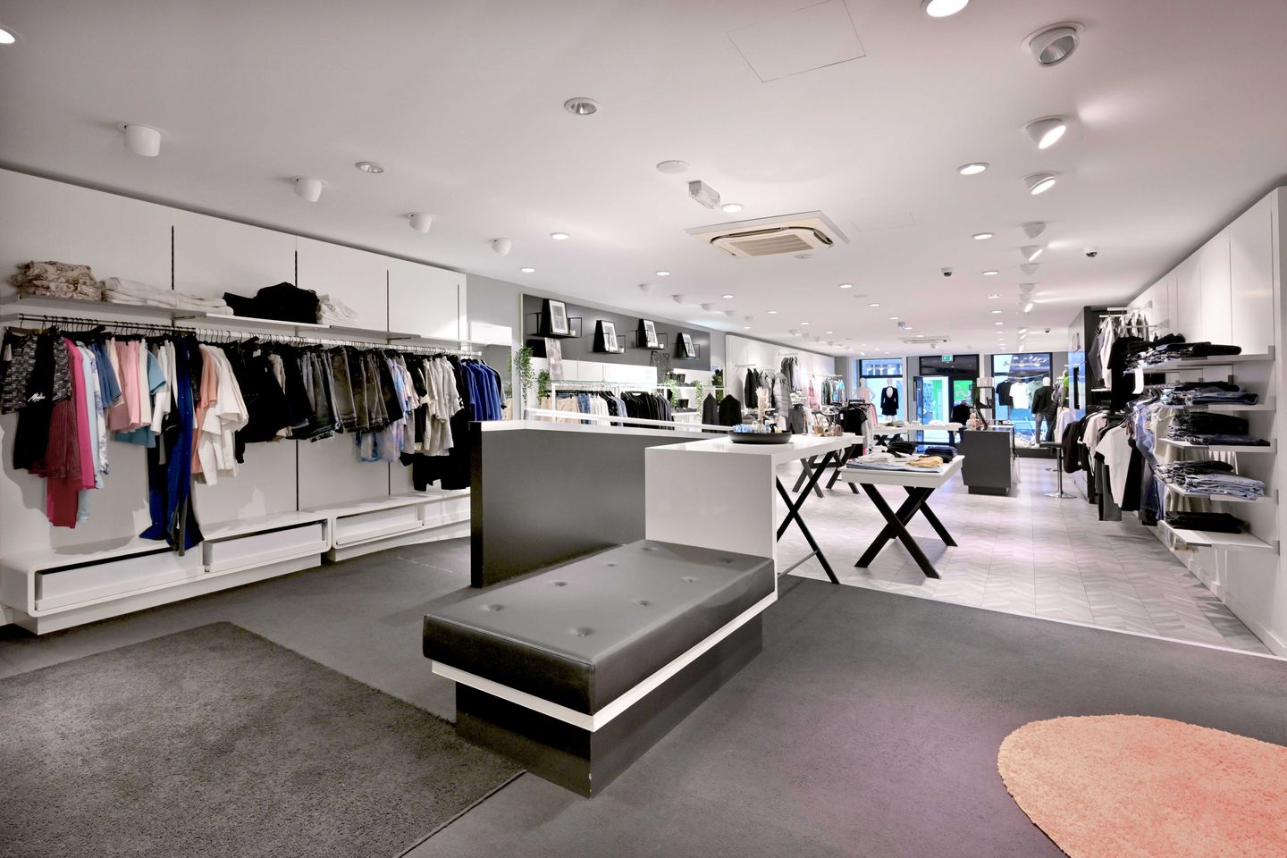 View photo 2 of Lange Bisschopstraat 26