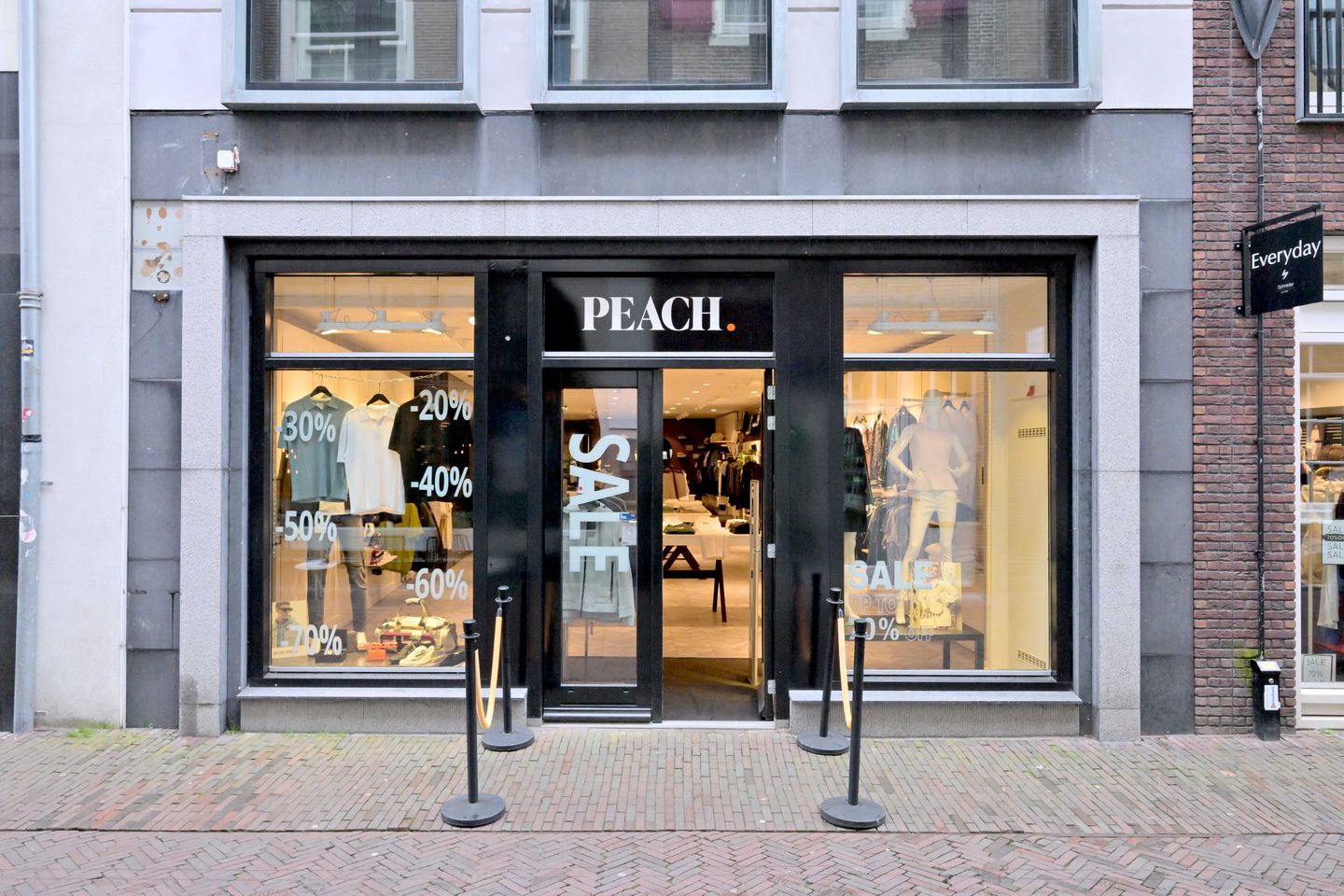 View photo 3 of Lange Bisschopstraat 26