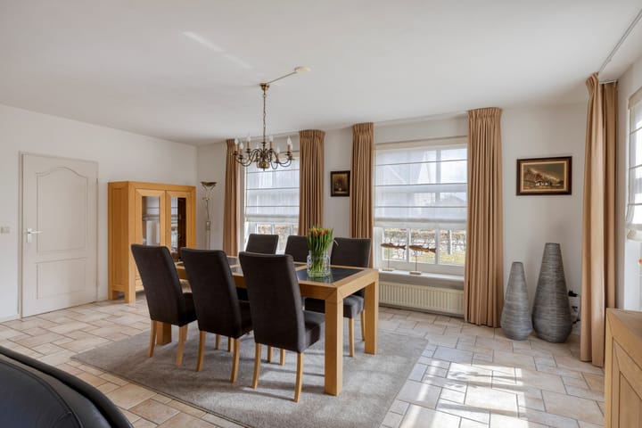 Foto 4 van Burg. Van Houtstraat 93-A