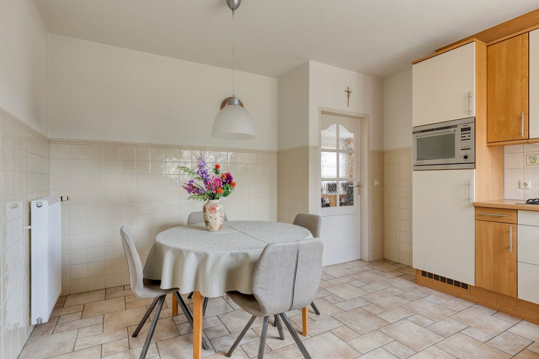 Photo 8 of Burg. Van Houtstraat 93-A