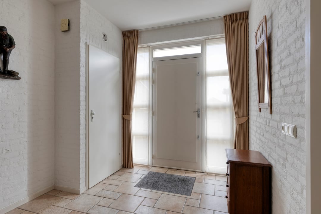 Photo 11 of Burg. Van Houtstraat 93-A