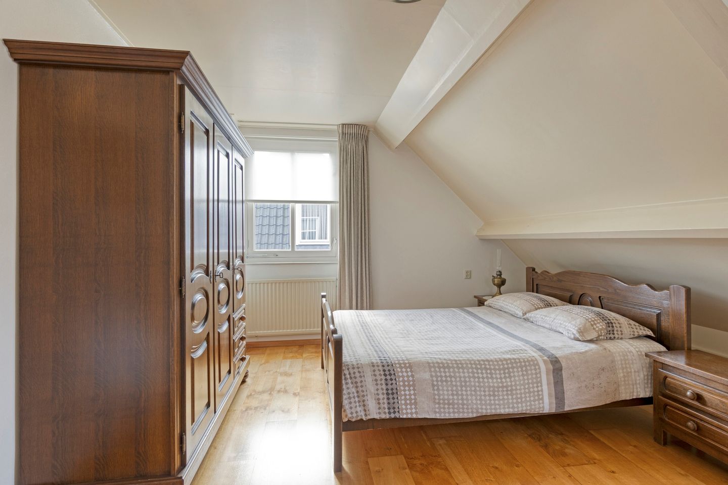 Photo 14 of Burg. Van Houtstraat 93-A