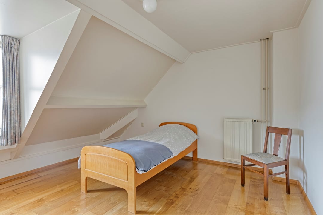 Photo 16 of Burg. Van Houtstraat 93-A