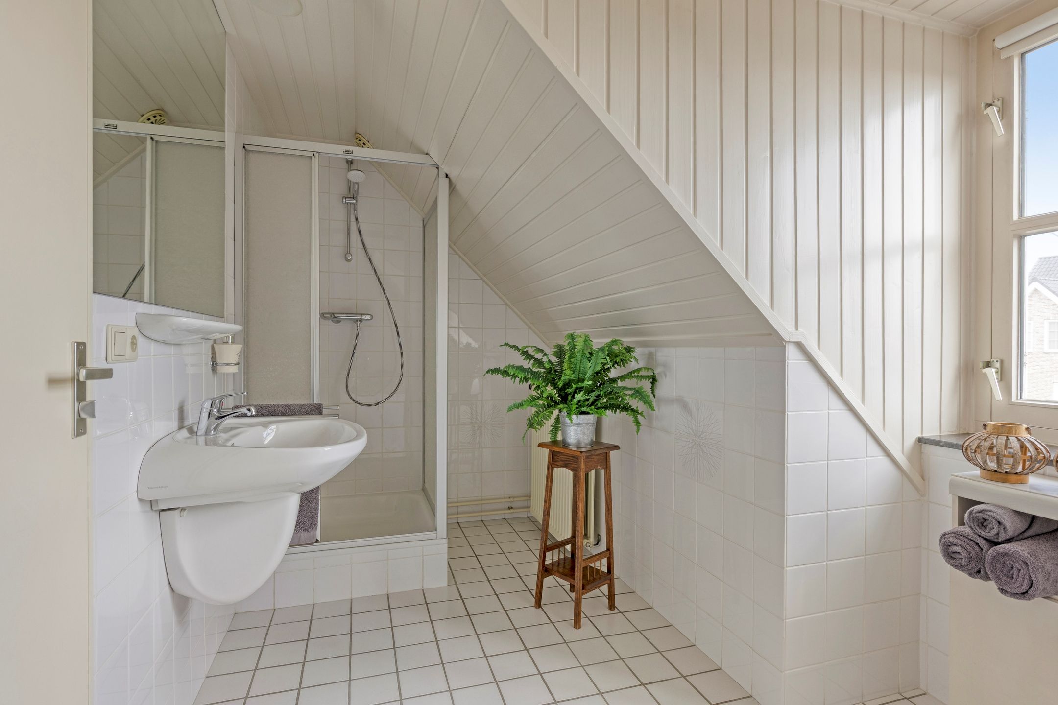 Photo 21 of Burg. Van Houtstraat 93-A