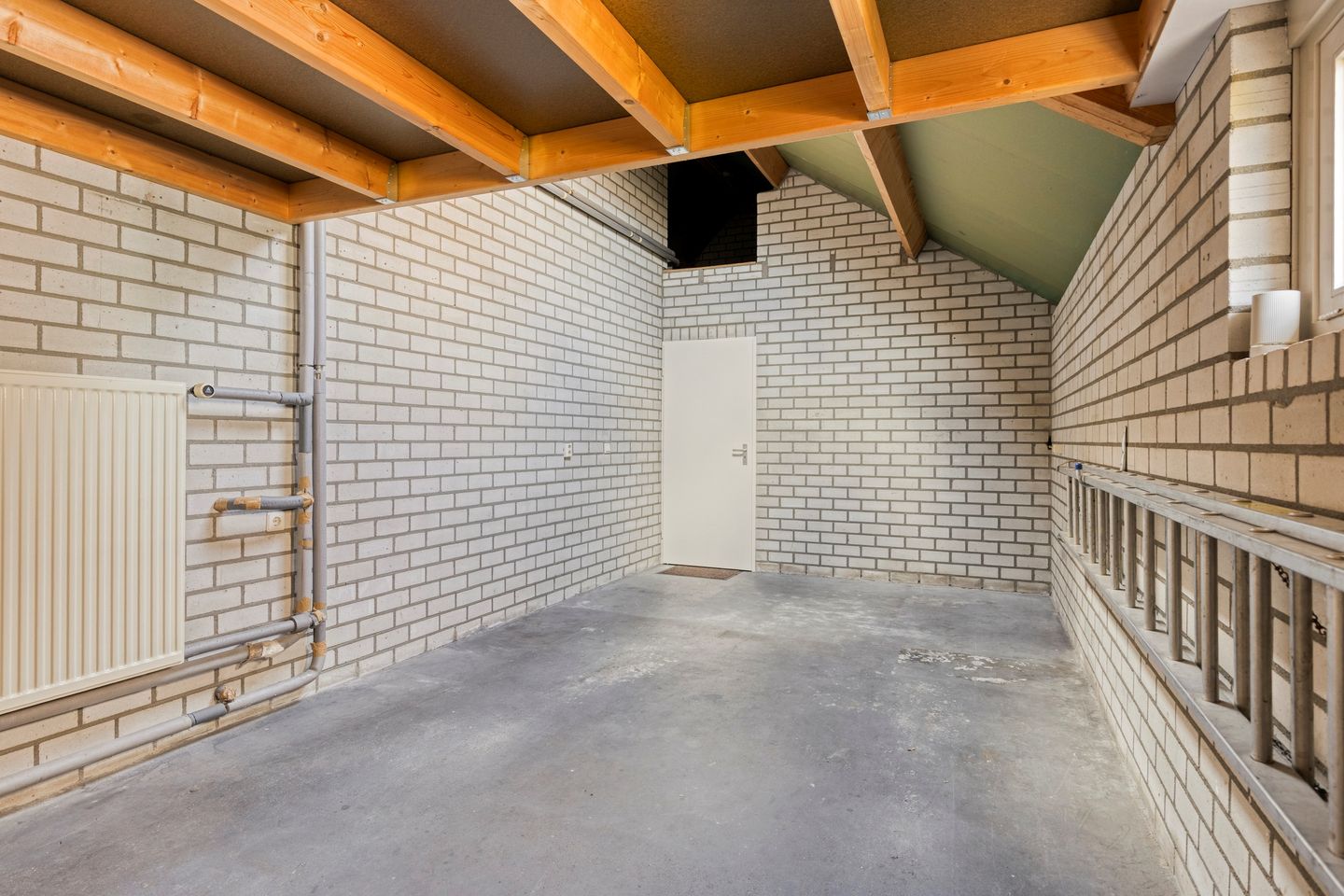 Photo 25 of Burg. Van Houtstraat 93-A