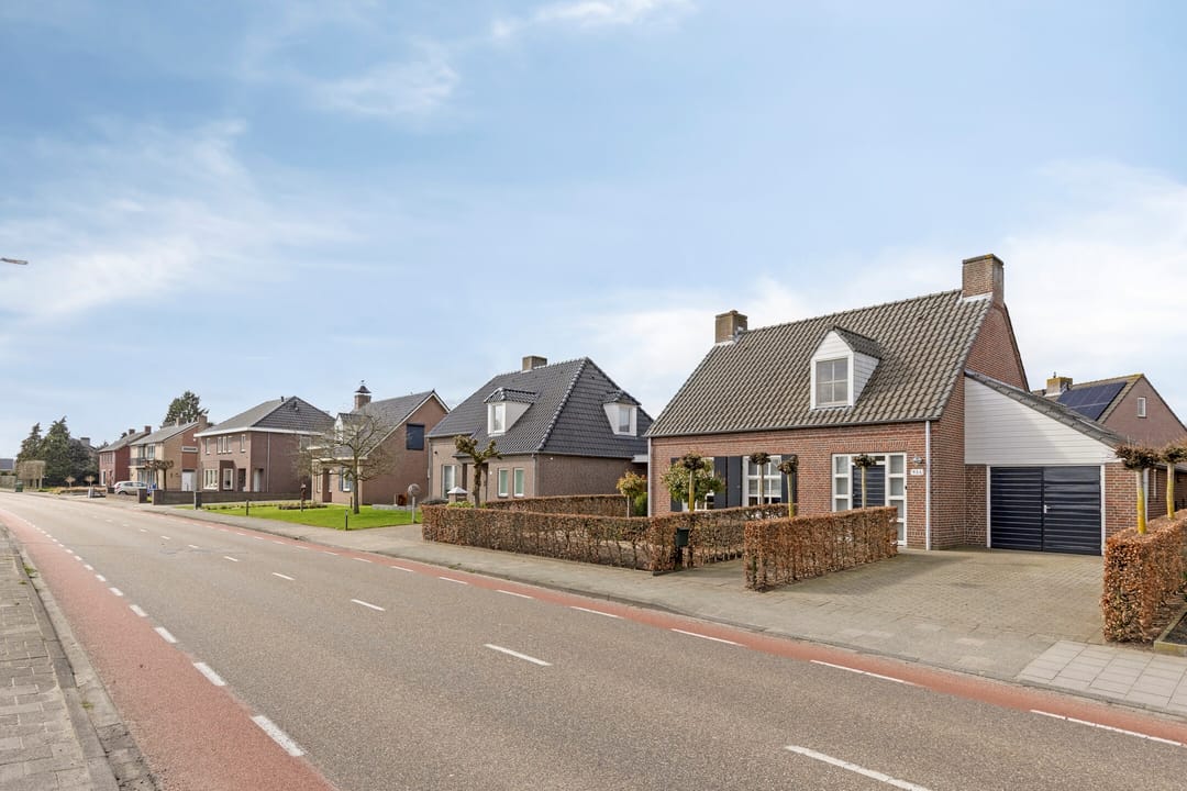 Photo 26 of Burg. Van Houtstraat 93-A