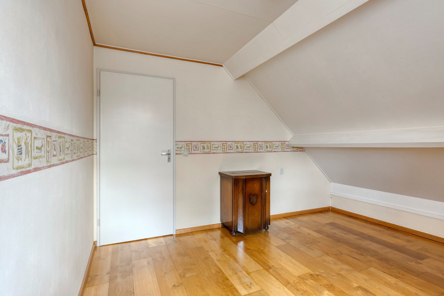 Photo 19 of Burg. Van Houtstraat 93-A