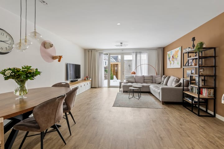 Photo 5 of Westeinde 25