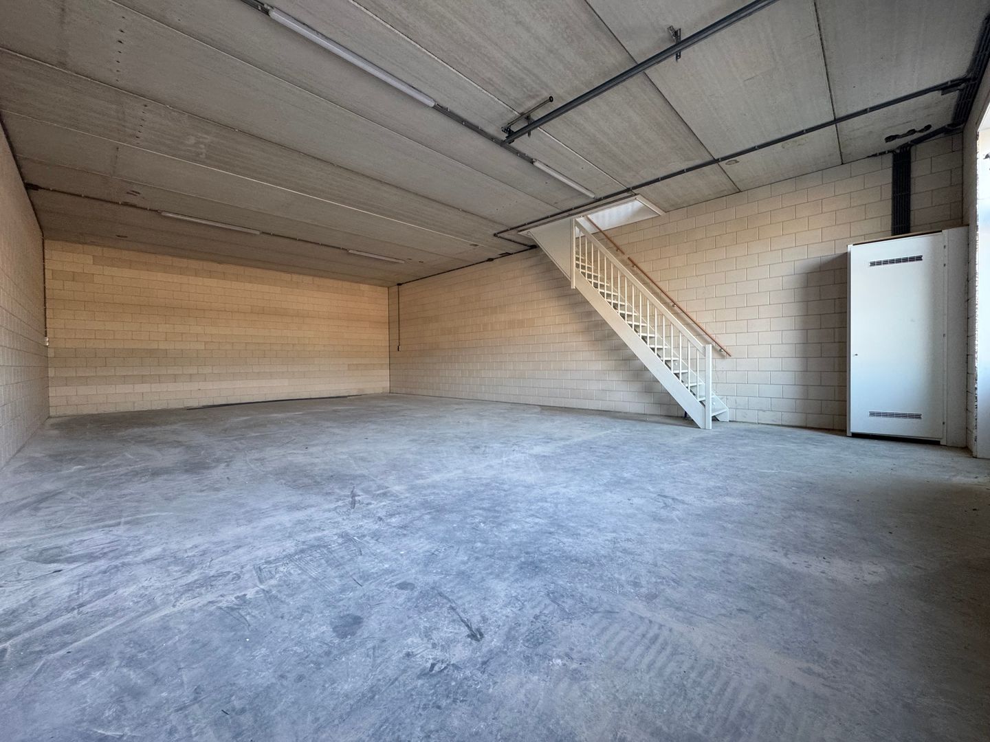 View photo 2 of Marconistraat 19