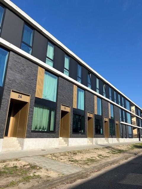 Tussenwoning aan Flying Dutchmanstraat 28, Rotterdam