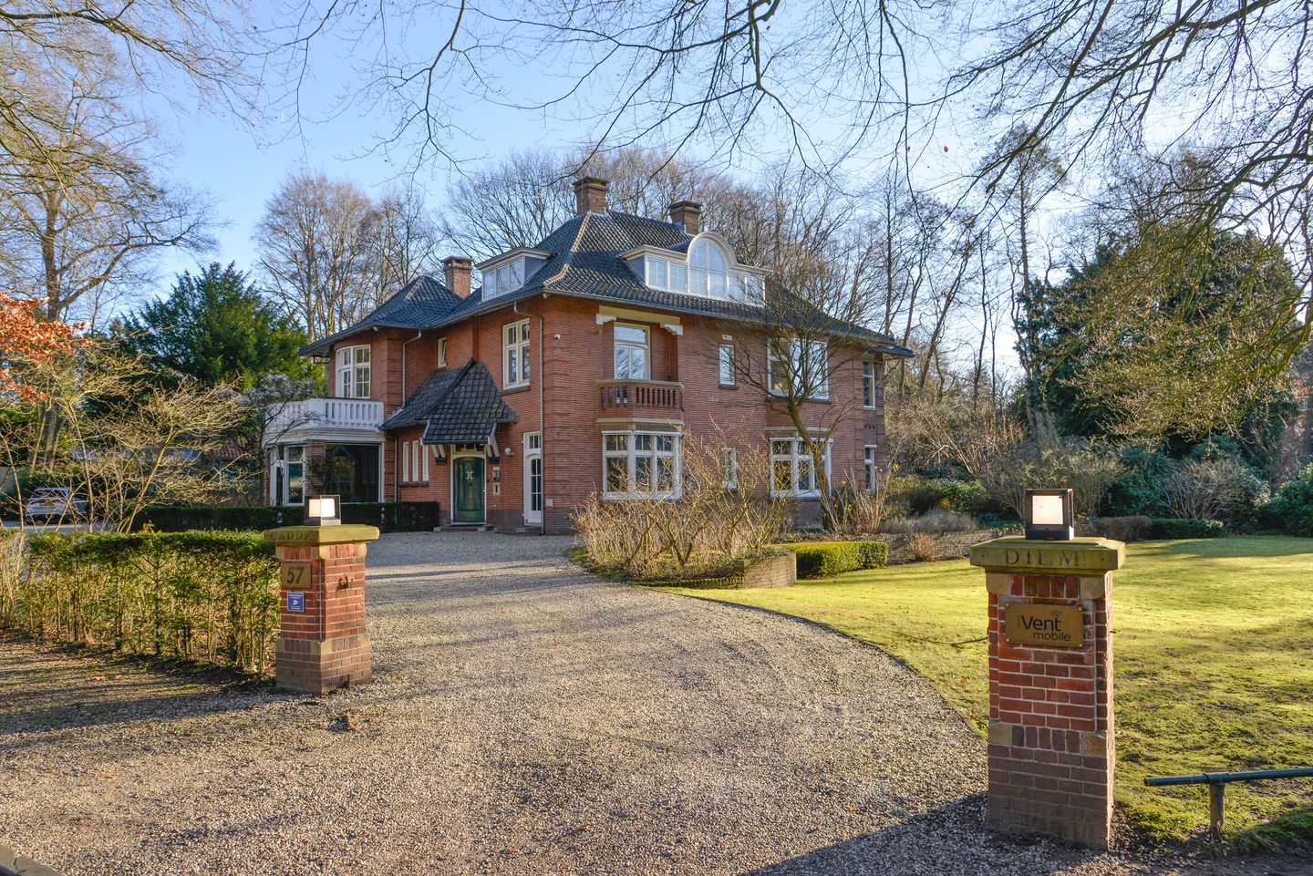 View photo 2 of Jacob van Lenneplaan 57