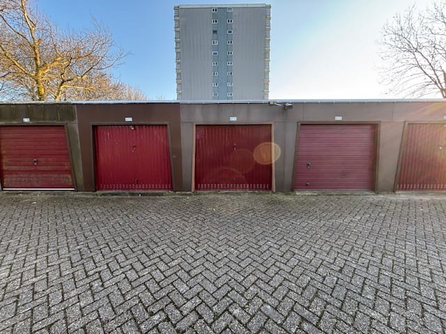 Burg. D. Kooimanweg 675 E  false