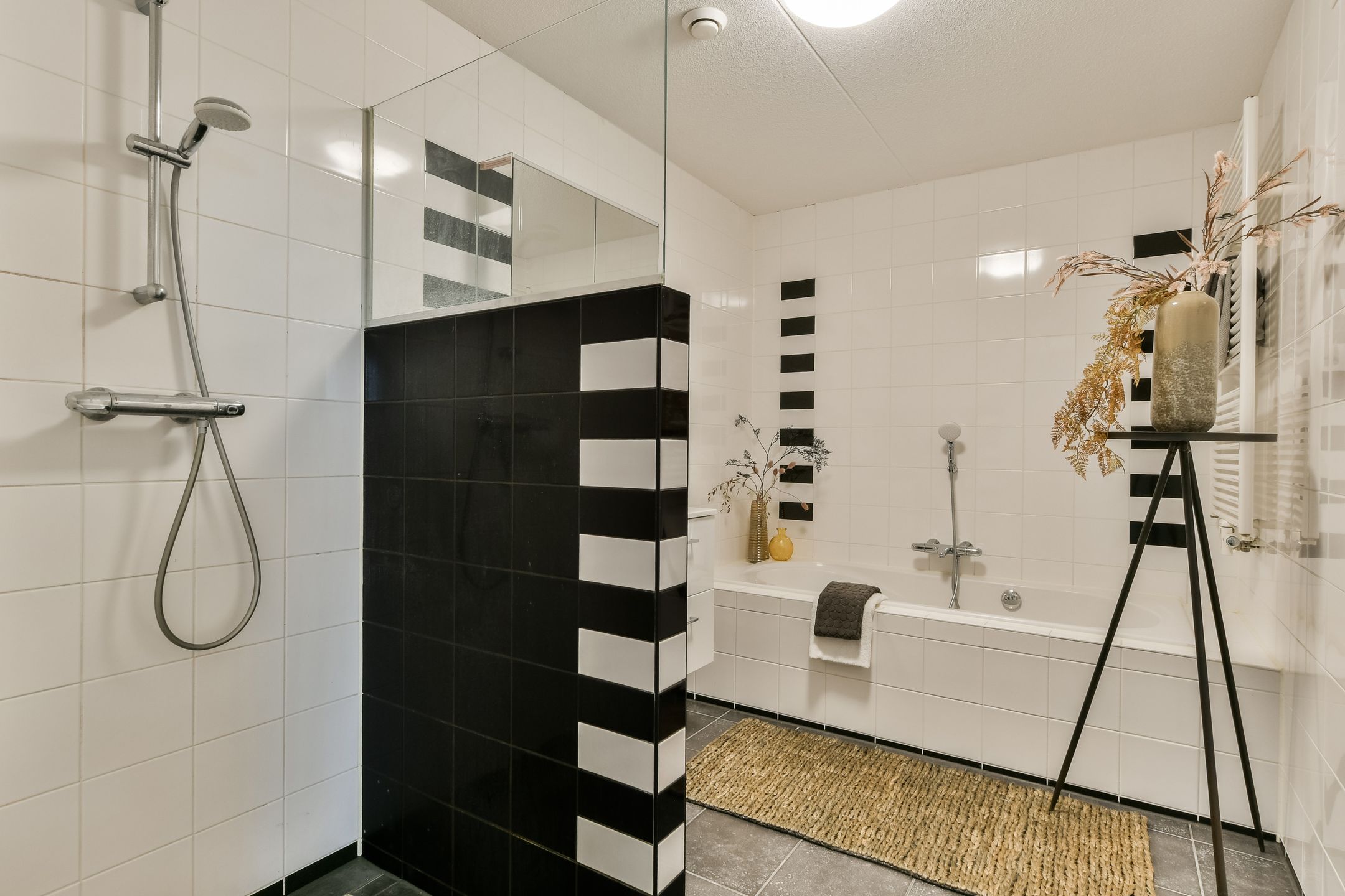 Photo 36 of Burgemeester van Stamplein 42