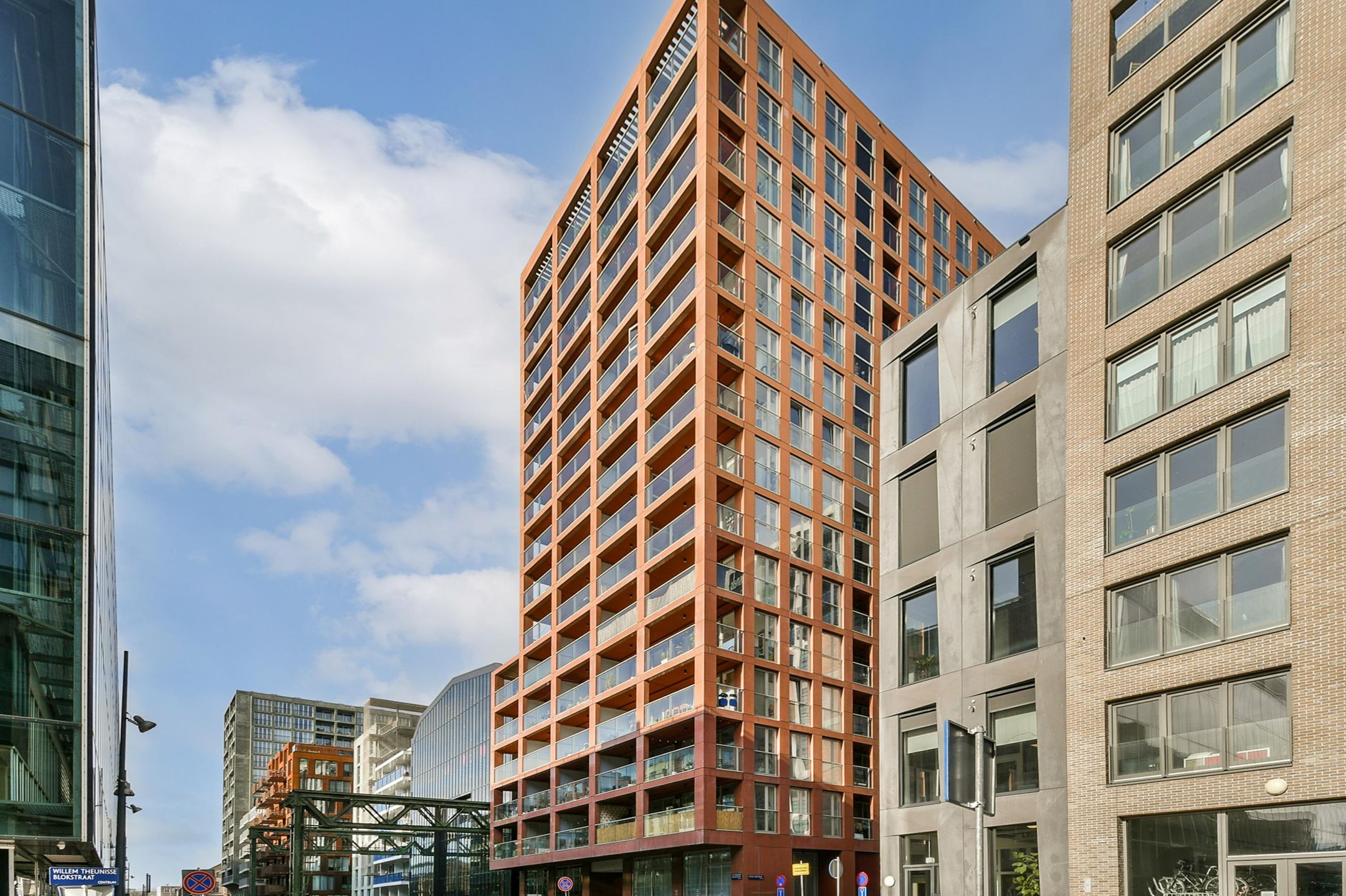 Foto 3 van Oostenburgermiddenstraat 585