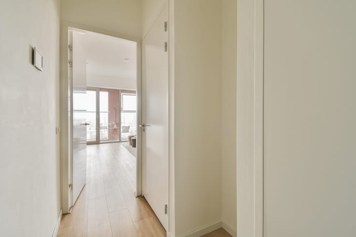 Foto 4 van Oostenburgermiddenstraat 585