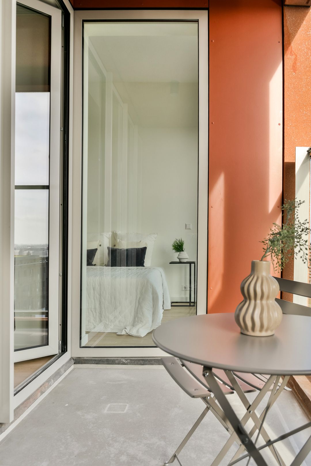 Foto 11 van Oostenburgermiddenstraat 585