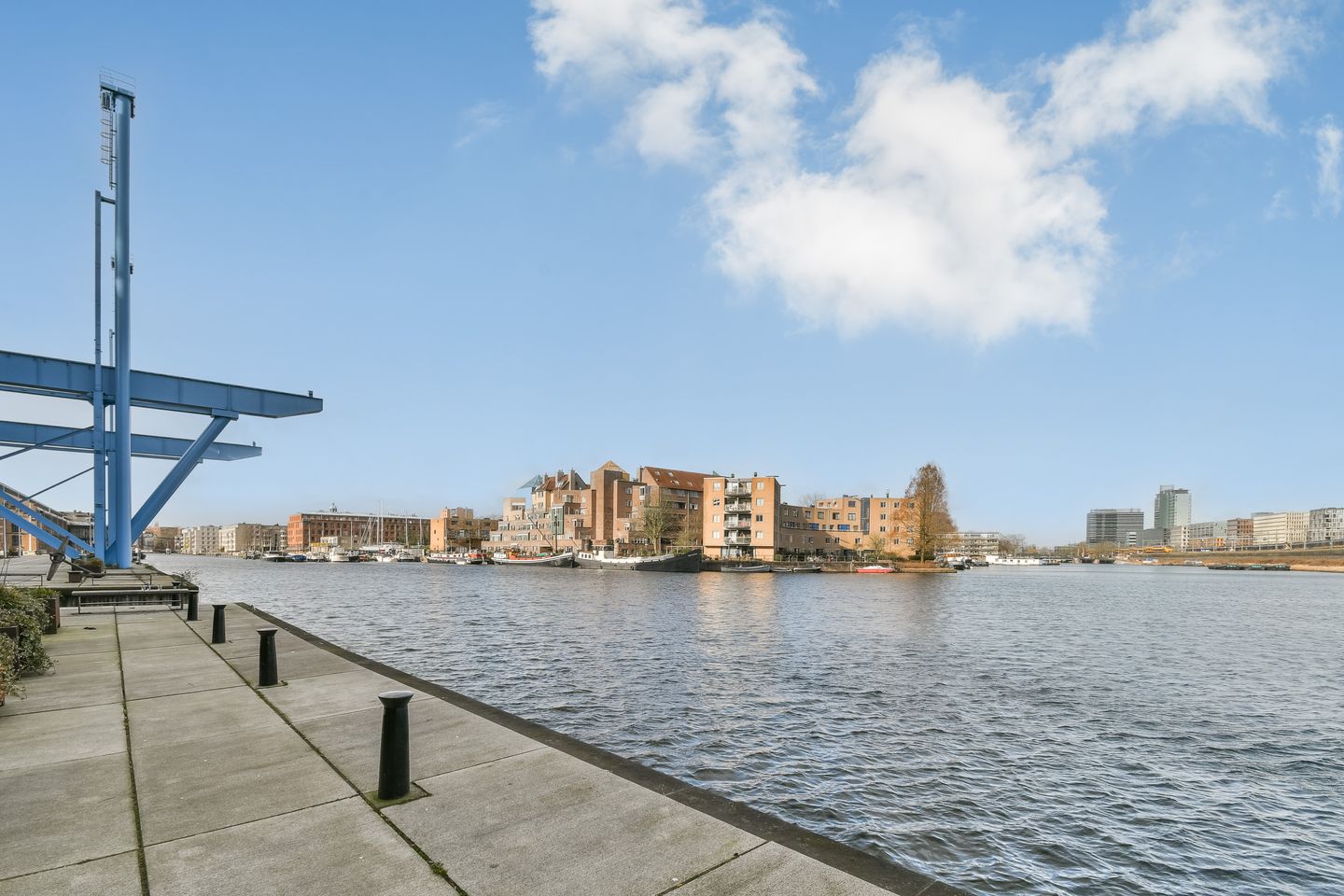 Foto 20 van Oostenburgermiddenstraat 585