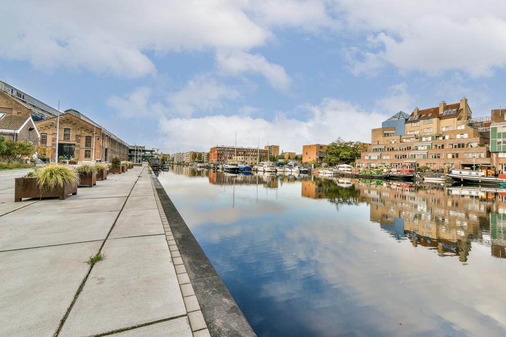 Foto 22 van Oostenburgermiddenstraat 585