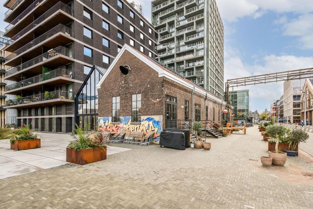 Foto 23 van Oostenburgermiddenstraat 585