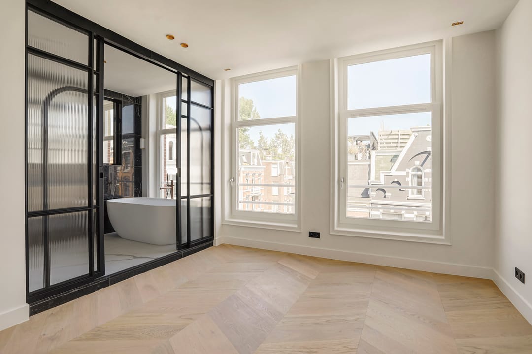Photo 16 of Van Eeghenstraat 29-B3