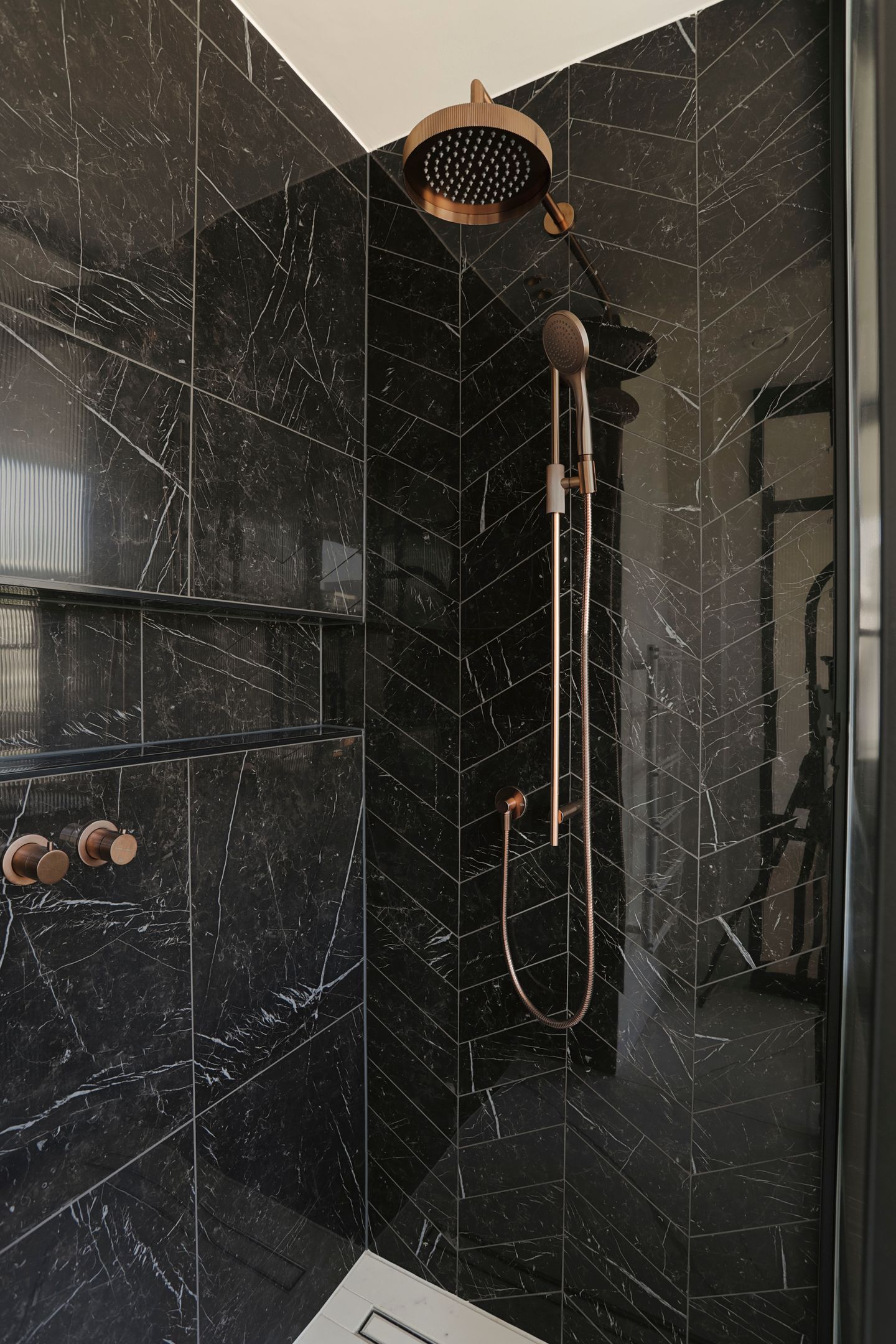 Photo 25 of Van Eeghenstraat 29-B3