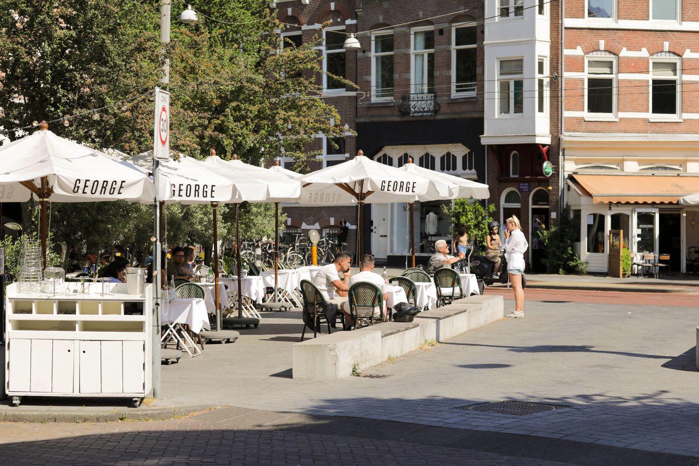 Photo 34 of Van Eeghenstraat 29-B3