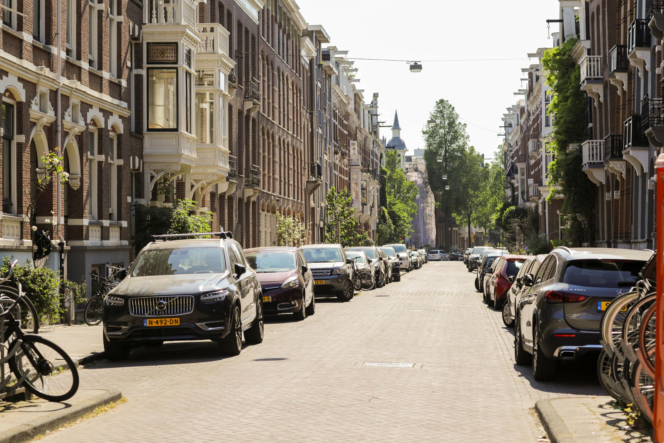 Photo 36 of Van Eeghenstraat 29-B3