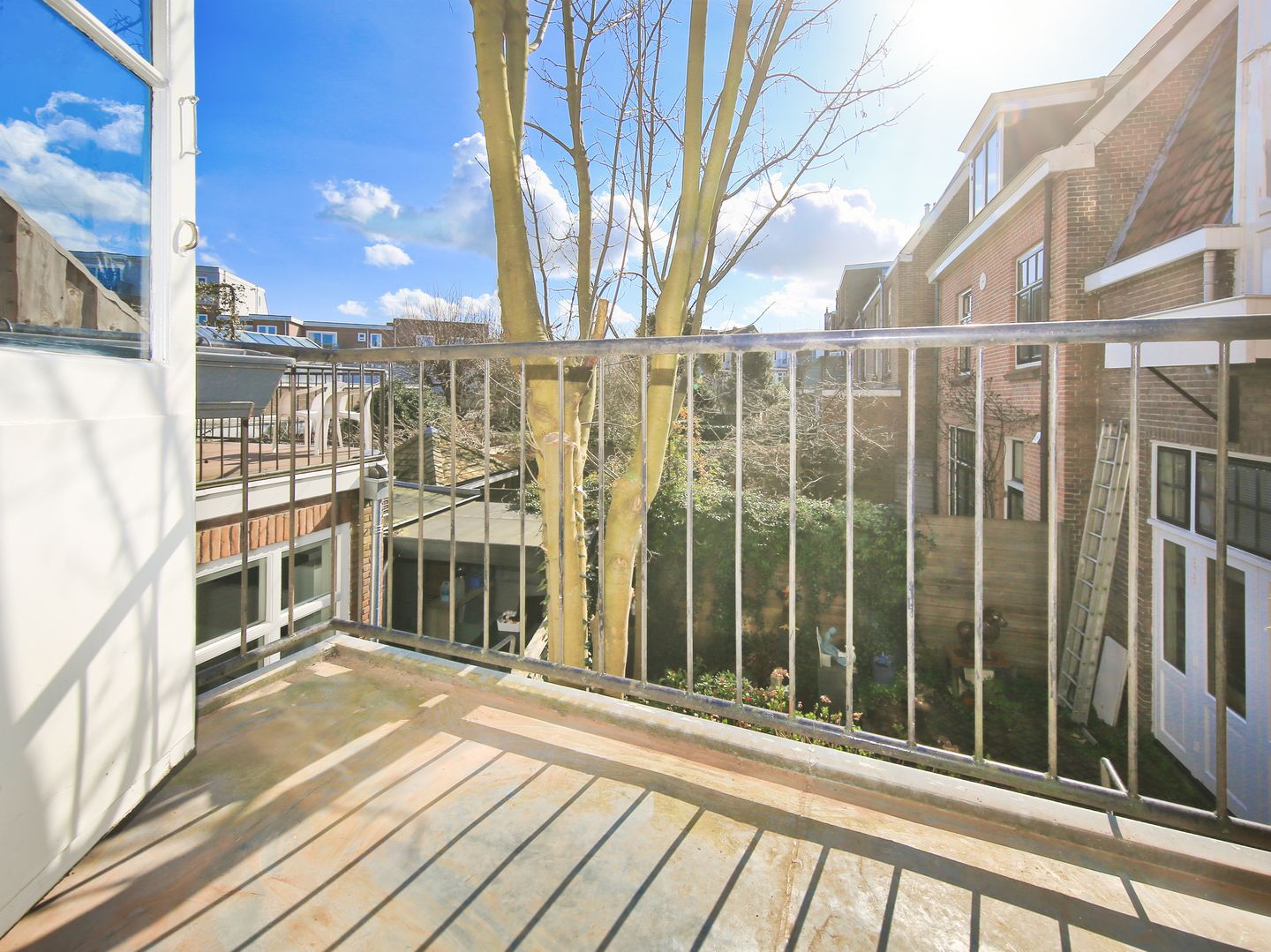 Charming upstairs apartment with 2 bedrooms and south-facing balcony in Haarlem — 16