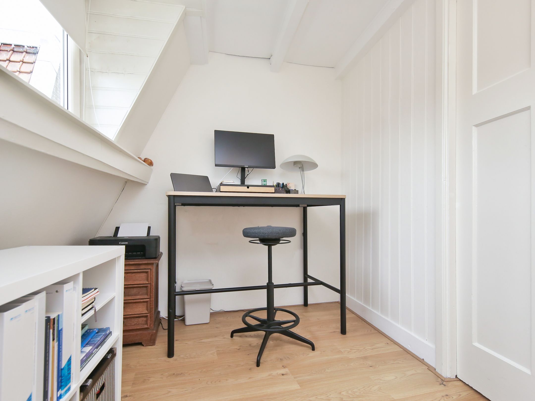 Charming upstairs apartment with 2 bedrooms and south-facing balcony in Haarlem — 24