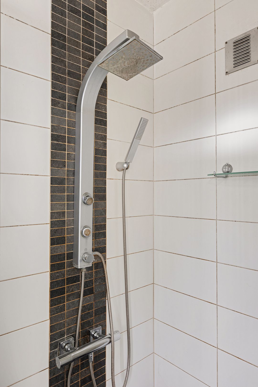 Foto 16 van Outshoornstraat 47