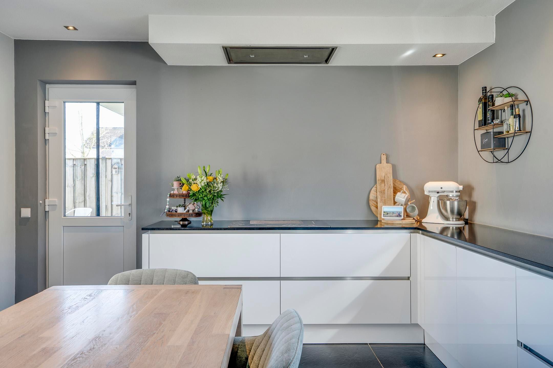 Foto 24 van van Hatzfeldtstraat 9