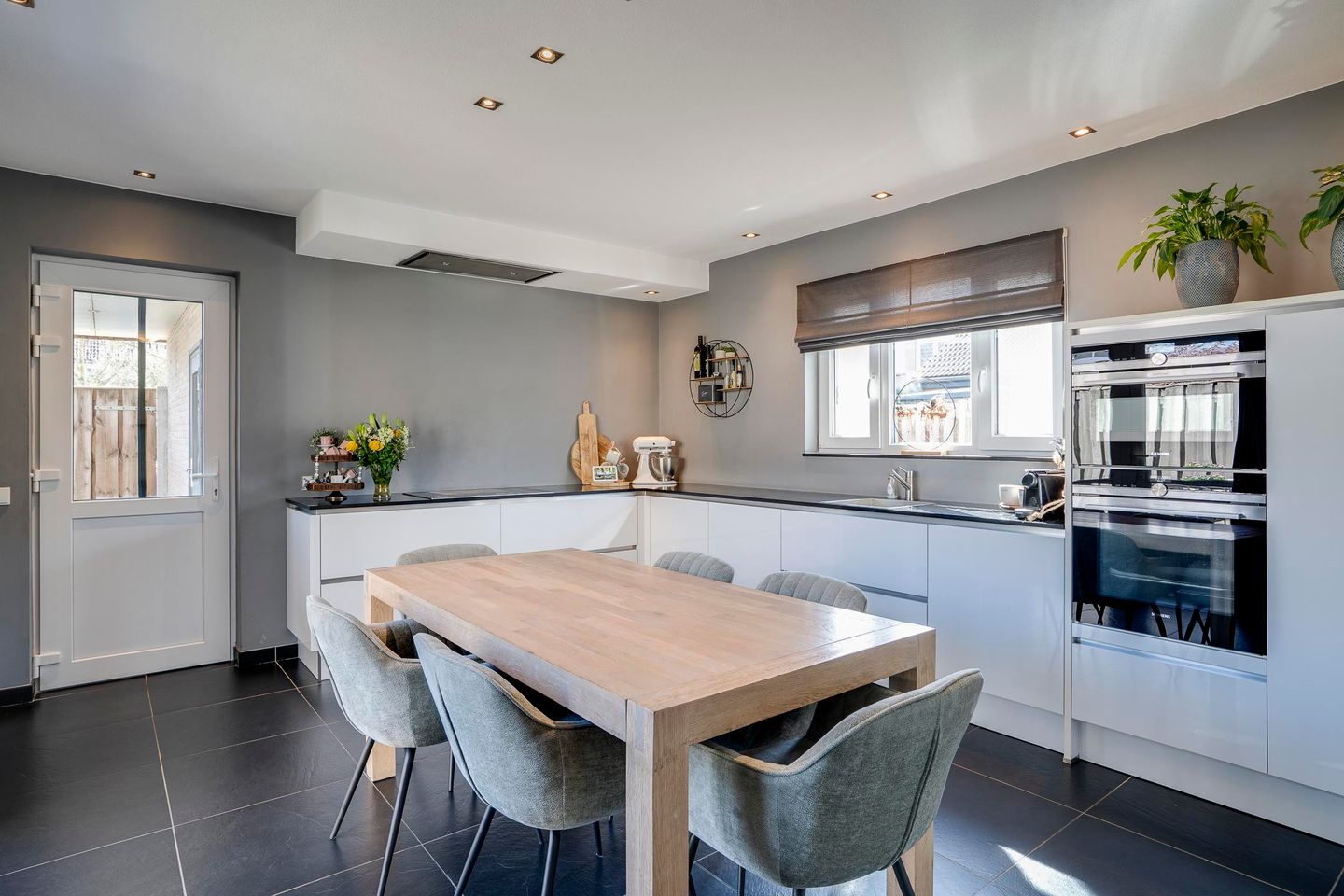 Foto 19 van van Hatzfeldtstraat 9