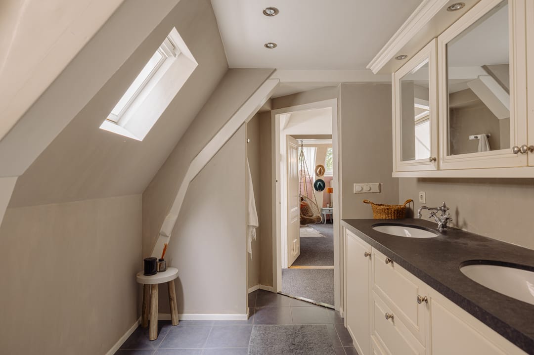 Charming Three-Story Upper House of 182 m² with Rooftop Terrace in Amsterdam — 15