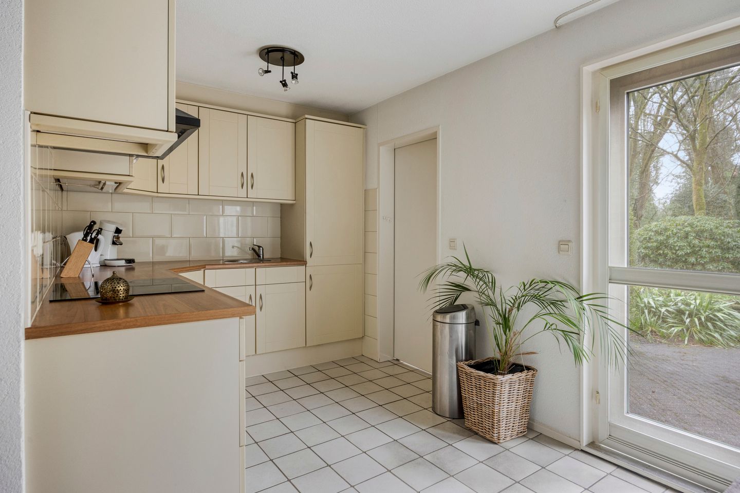 Foto 10 van Jeneverbesweg 5