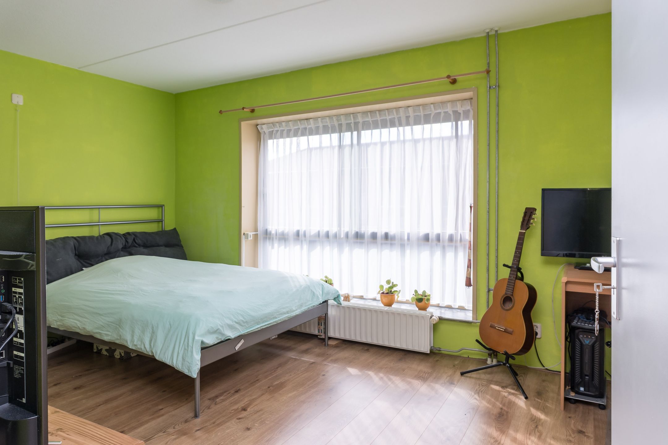 Spacious terraced house with garden and nature nearby — 21